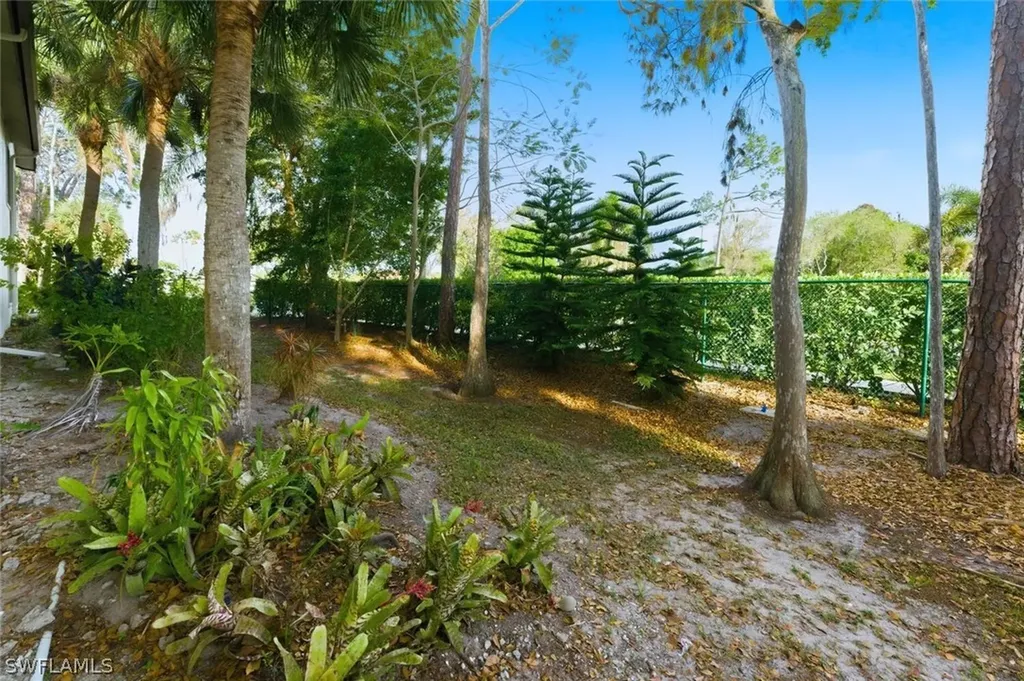 9570 Crescent Garden Drive Naples FL 34109