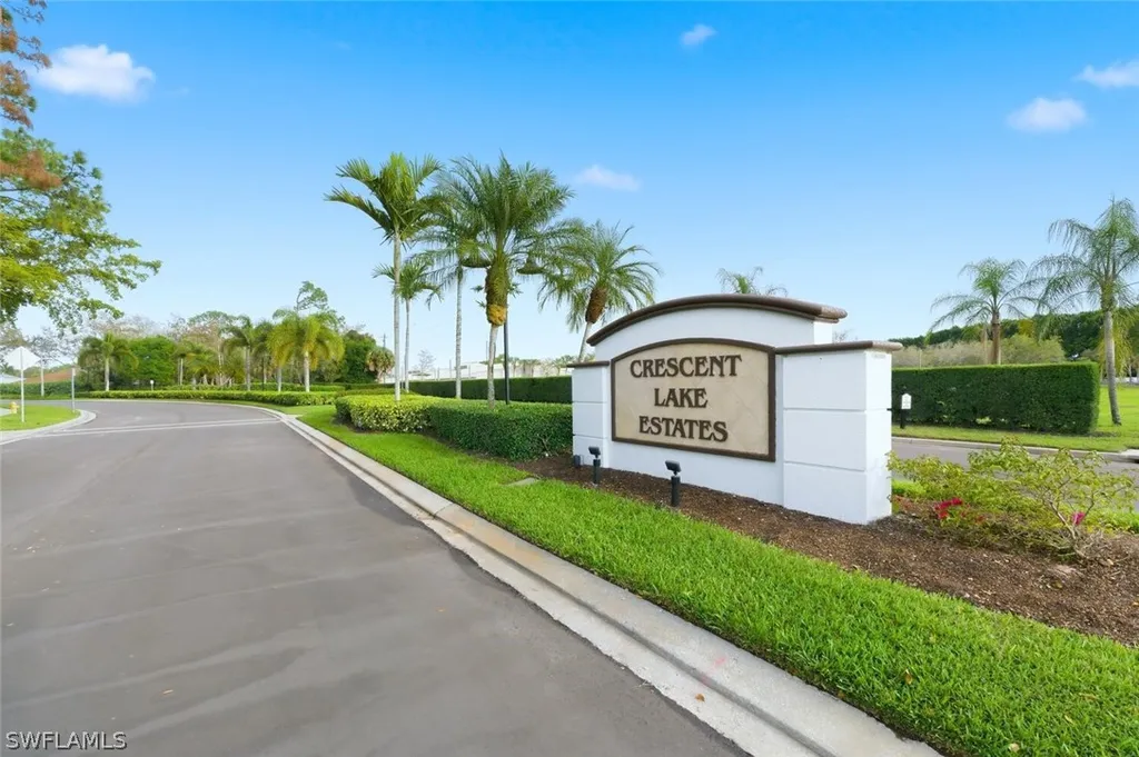 9570 Crescent Garden Drive Naples FL 34109