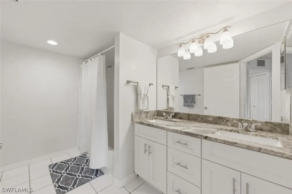 9570 Crescent Garden Drive Naples FL 34109