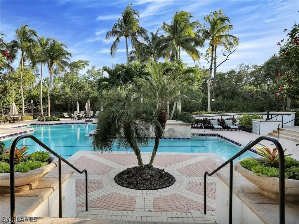 Naples FL, 455 Cove Tower Drive, Unit 303