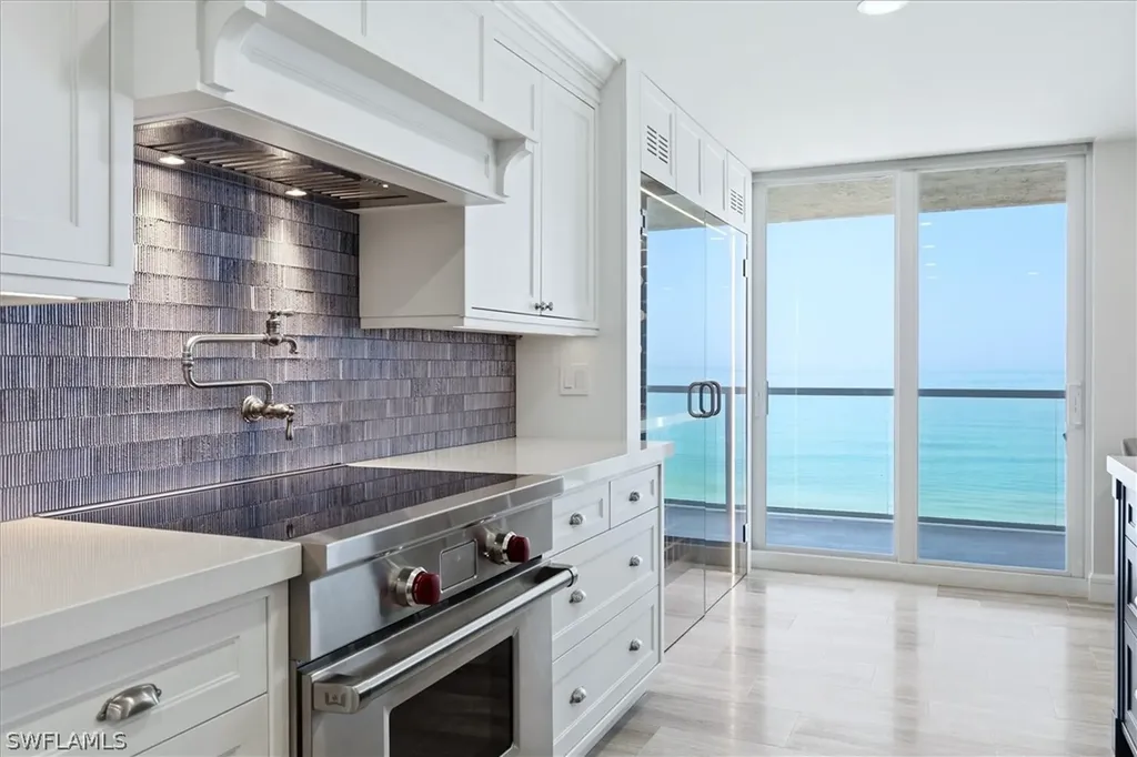 2425 Gulf Of Mexico Drive Longboat Key FL 34228