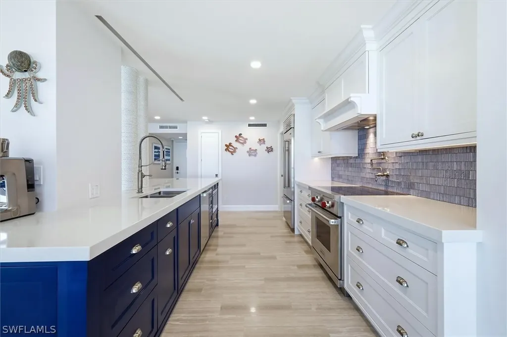 2425 Gulf Of Mexico Drive Longboat Key FL 34228