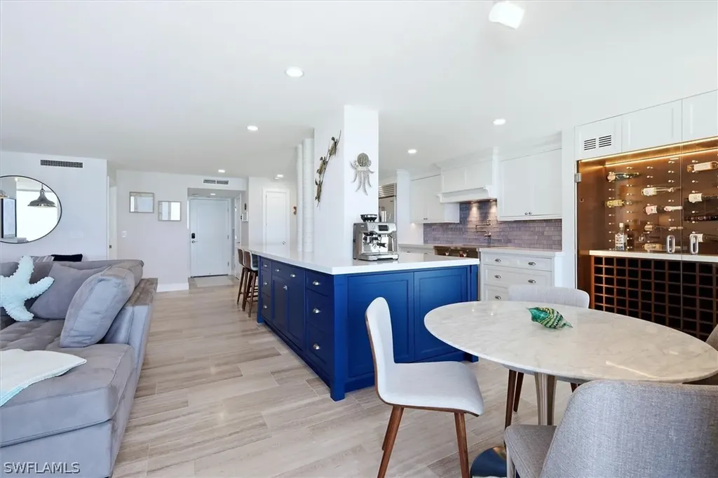 2425 Gulf Of Mexico Drive Longboat Key FL 34228