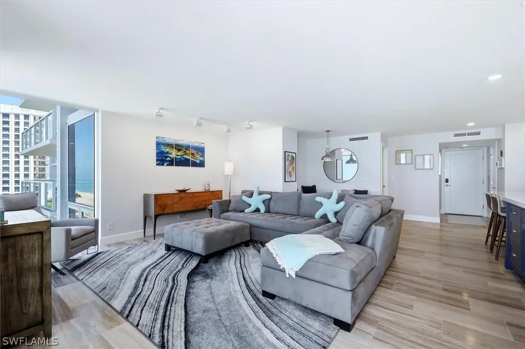 2425 Gulf Of Mexico Drive Longboat Key FL 34228