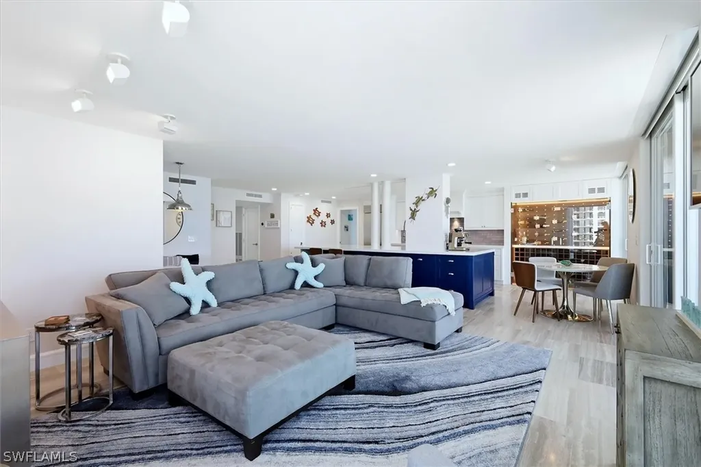 2425 Gulf Of Mexico Drive Longboat Key FL 34228