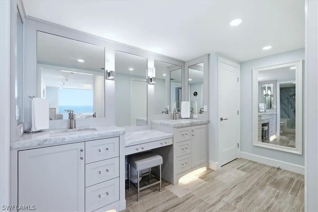 2425 Gulf Of Mexico Drive Longboat Key FL 34228
