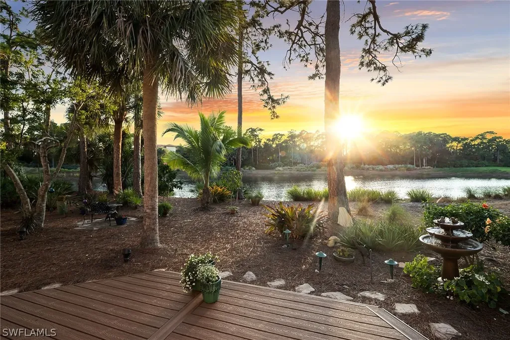 813 Barcarmil Way Naples FL 34110