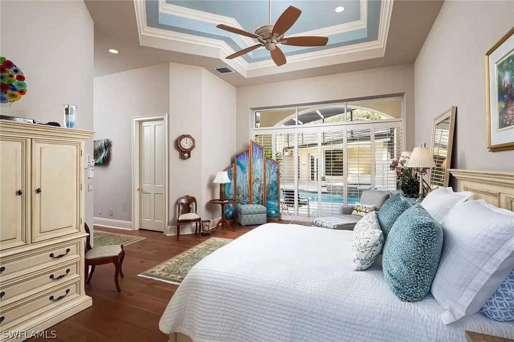 813 Barcarmil Way Naples FL 34110