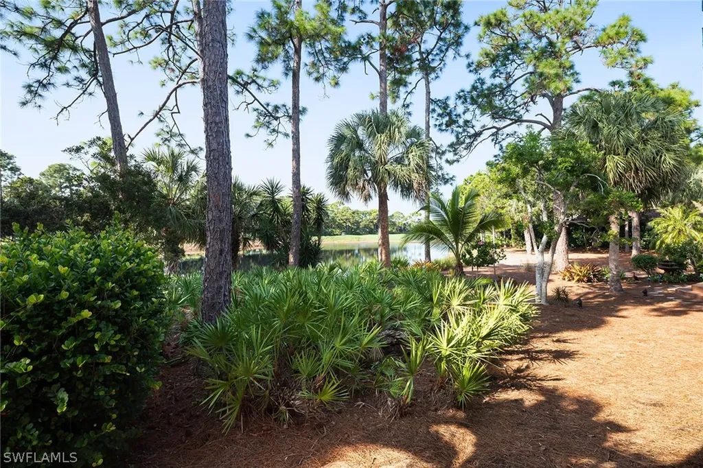 813 Barcarmil Way Naples FL 34110