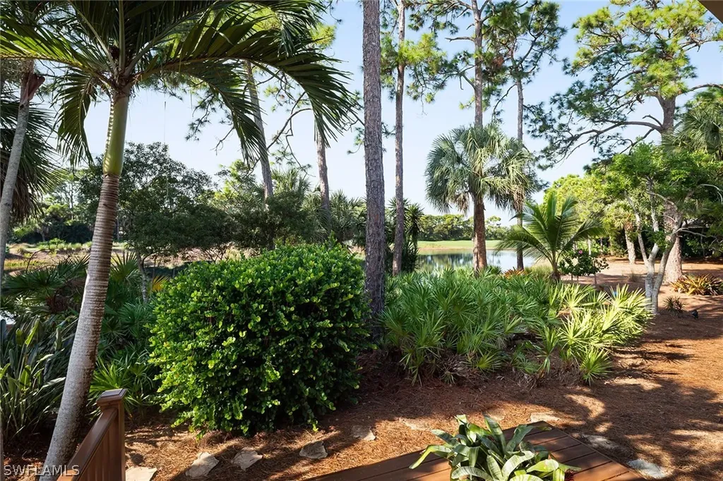 813 Barcarmil Way Naples FL 34110
