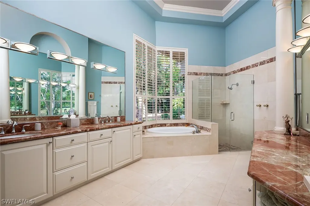 813 Barcarmil Way Naples FL 34110