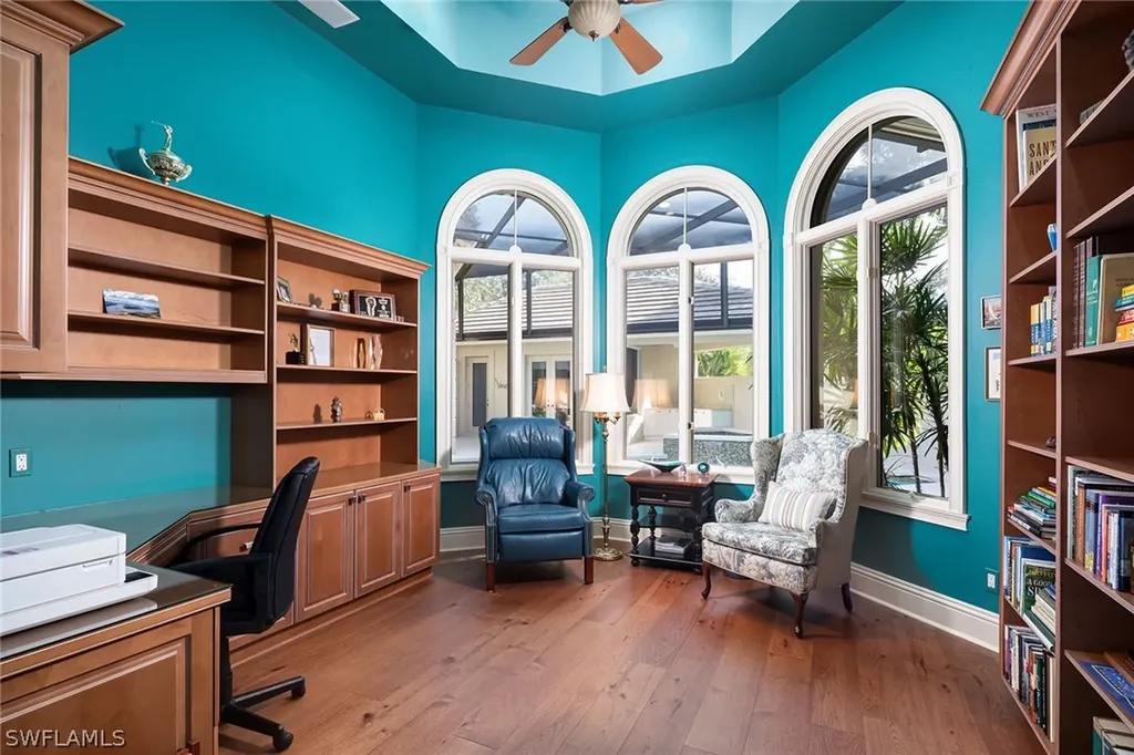813 Barcarmil Way Naples FL 34110