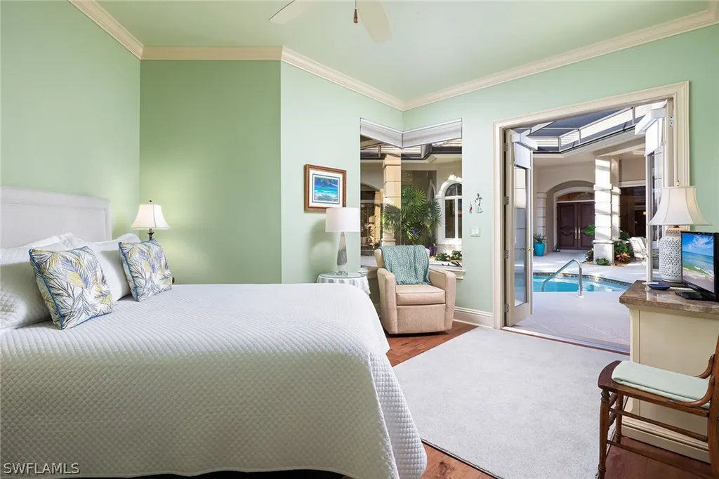 813 Barcarmil Way Naples FL 34110
