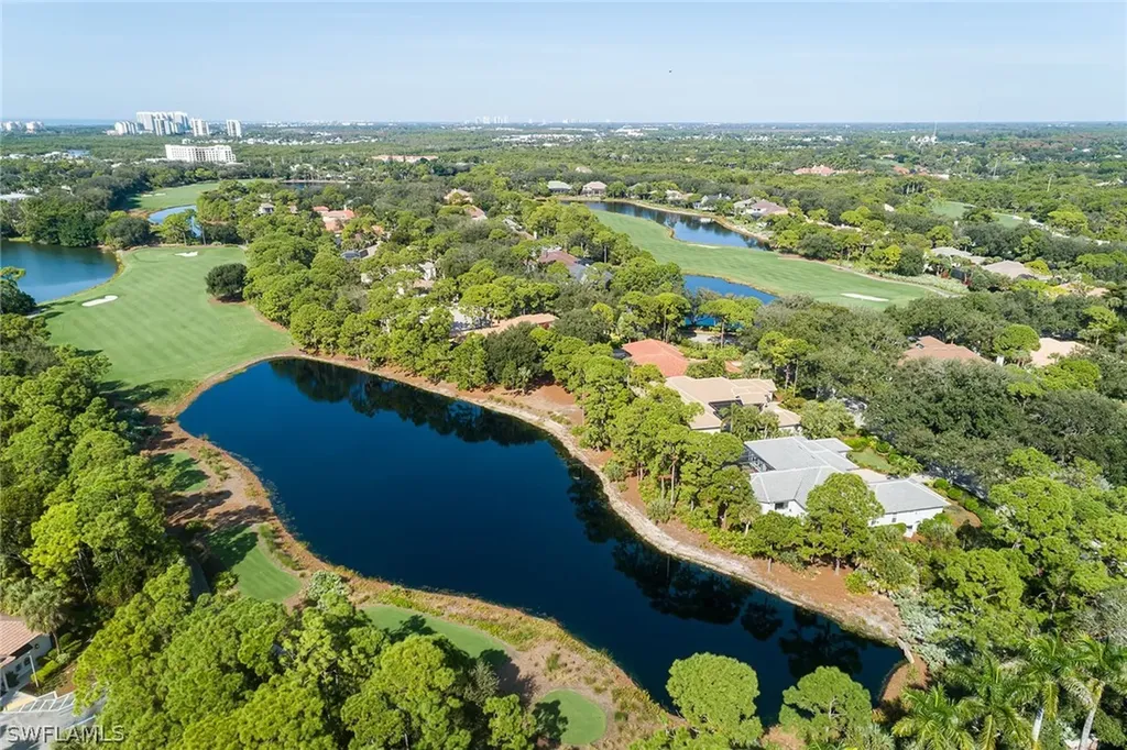 813 Barcarmil Way Naples FL 34110
