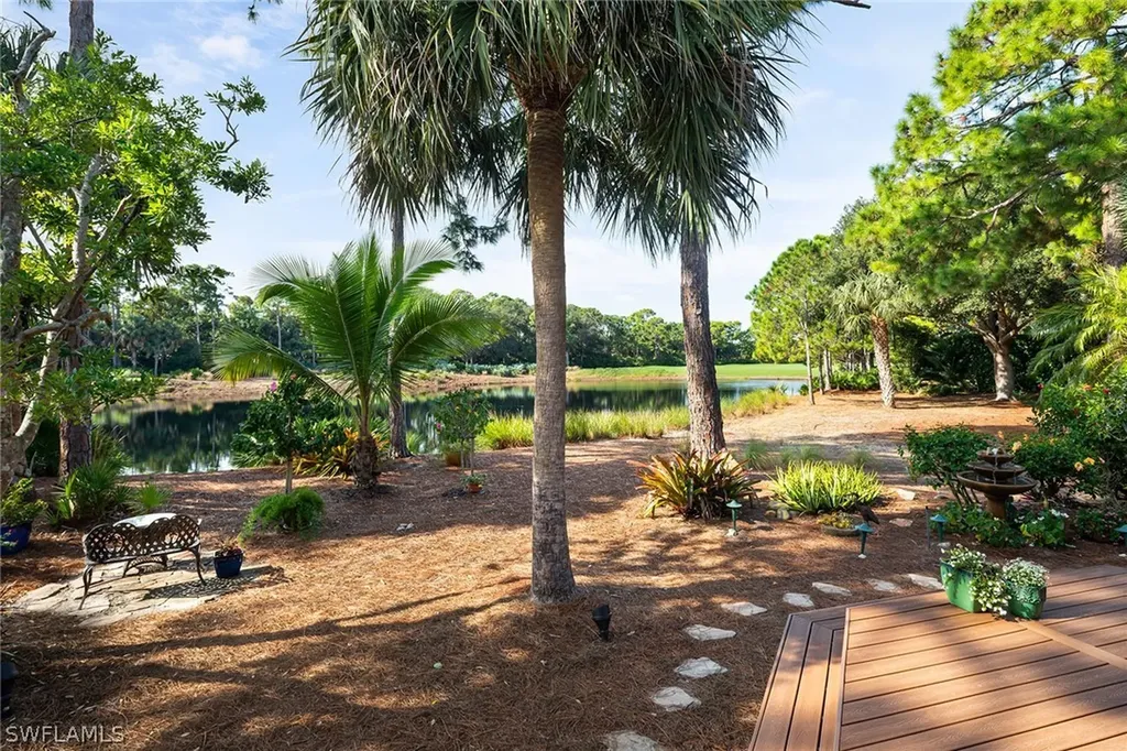 813 Barcarmil Way Naples FL 34110