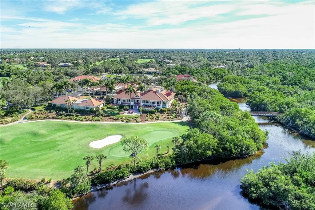 813 Barcarmil Way Naples FL 34110