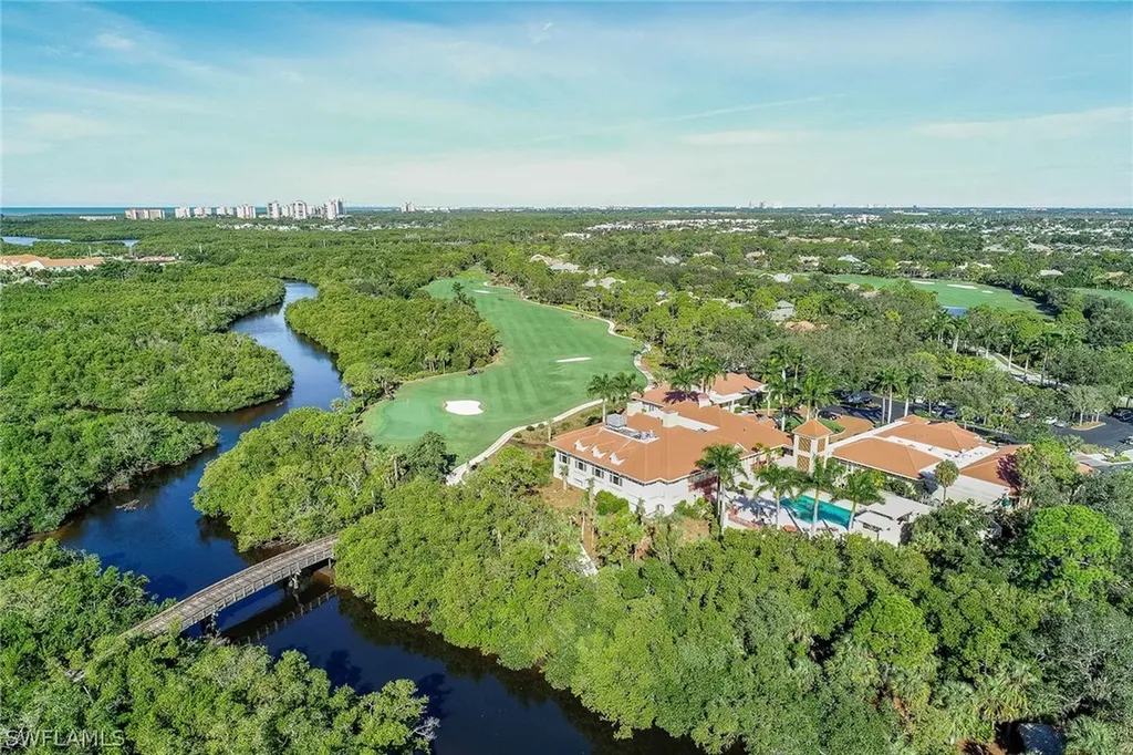 813 Barcarmil Way Naples FL 34110
