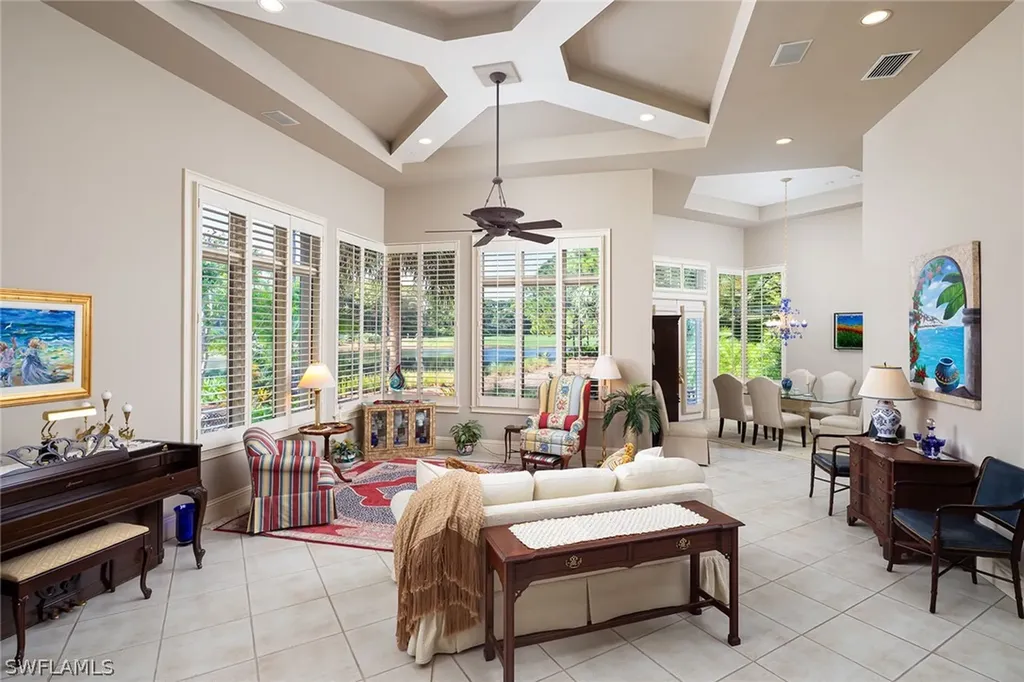 813 Barcarmil Way Naples FL 34110