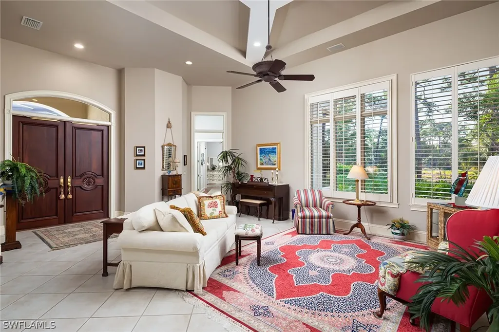 813 Barcarmil Way Naples FL 34110