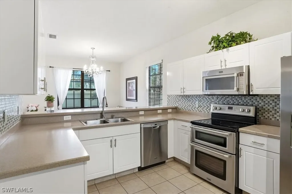 7576 Bristol Circle Naples FL 34120