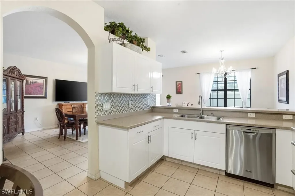 7576 Bristol Circle Naples FL 34120