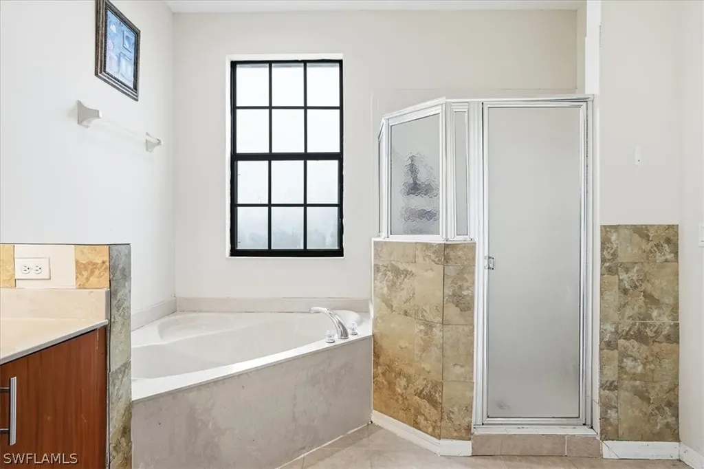 7576 Bristol Circle Naples FL 34120