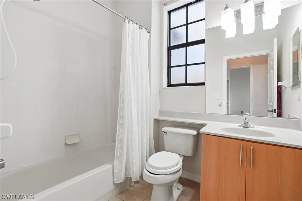 7576 Bristol Circle Naples FL 34120