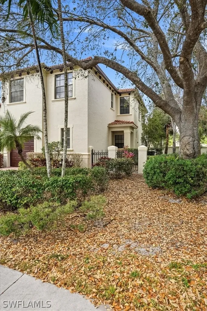 7576 Bristol Circle Naples FL 34120