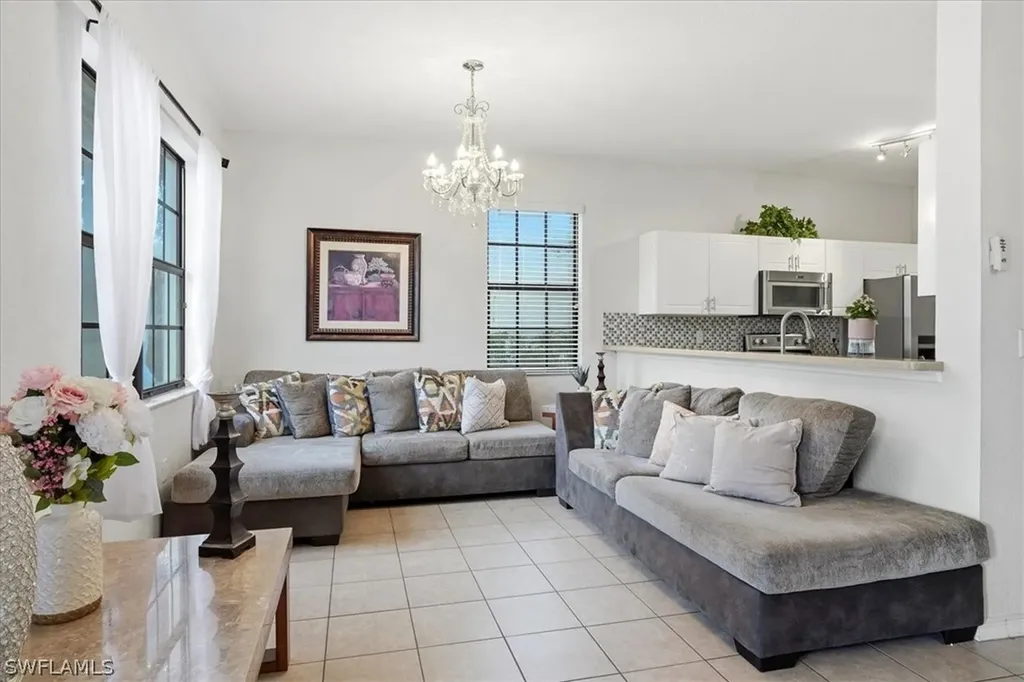 7576 Bristol Circle Naples FL 34120