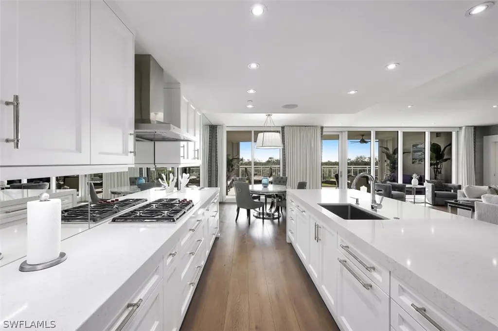 13915 Old Coast Road Naples FL 34110