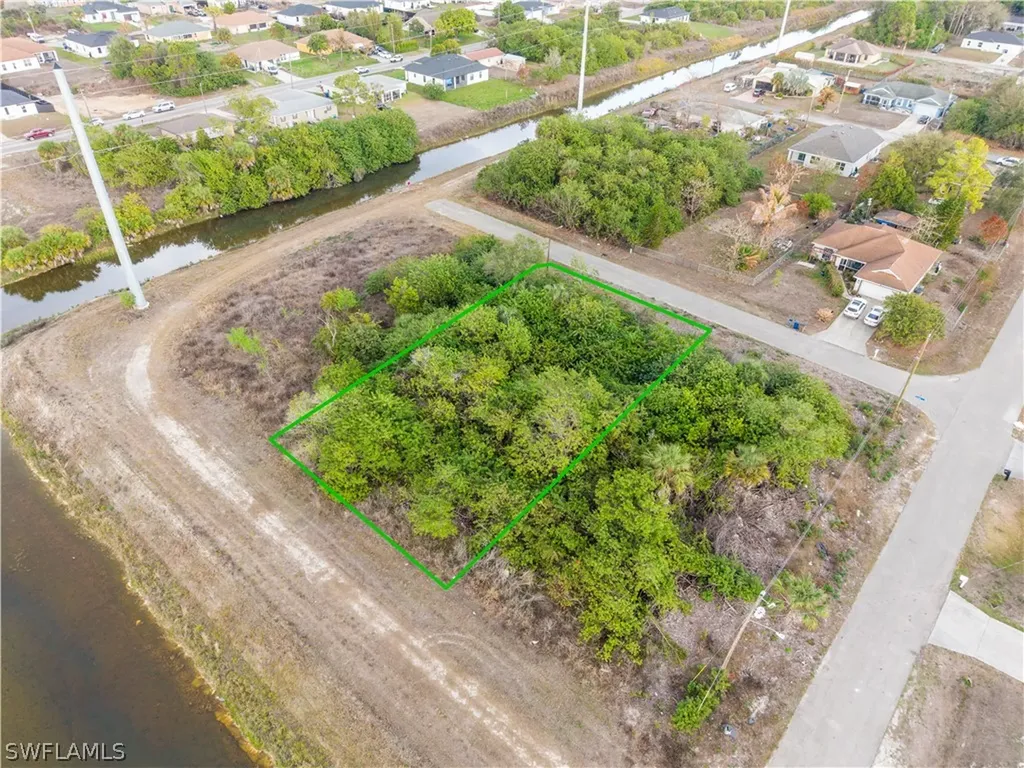 52 Loraine Avenue S Lehigh Acres FL 33976
