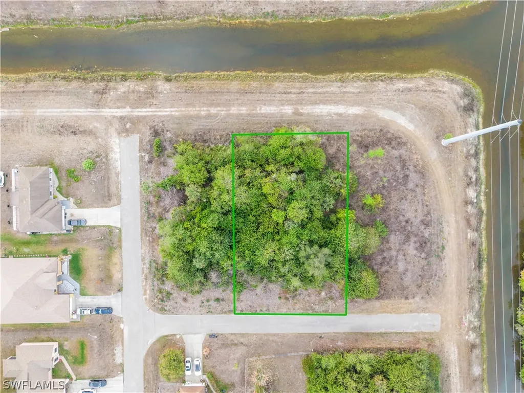 52 Loraine Avenue S Lehigh Acres FL 33976