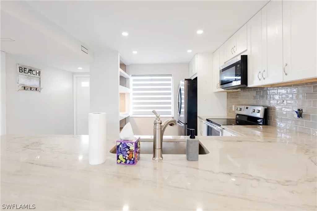 123 Palm Drive Naples FL 34112