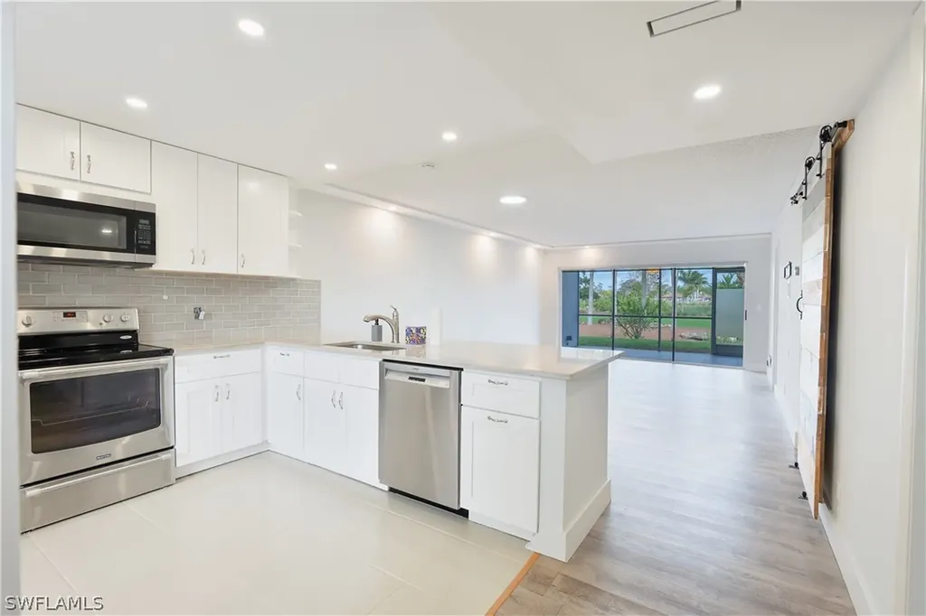 123 Palm Drive Naples FL 34112