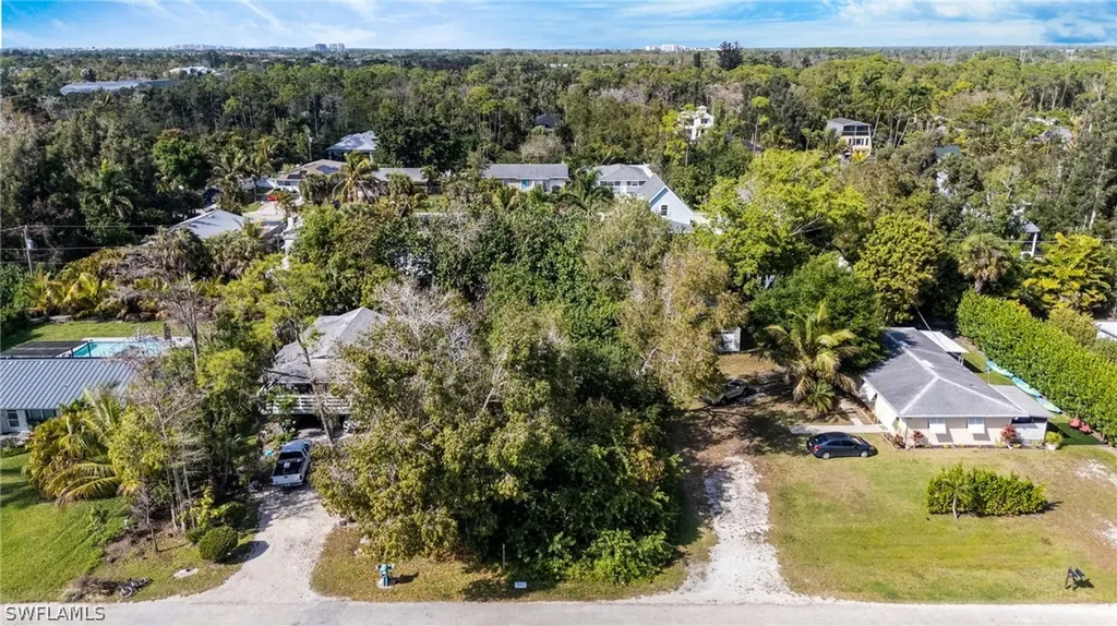 3045 Woodside Avenue Naples FL 34112