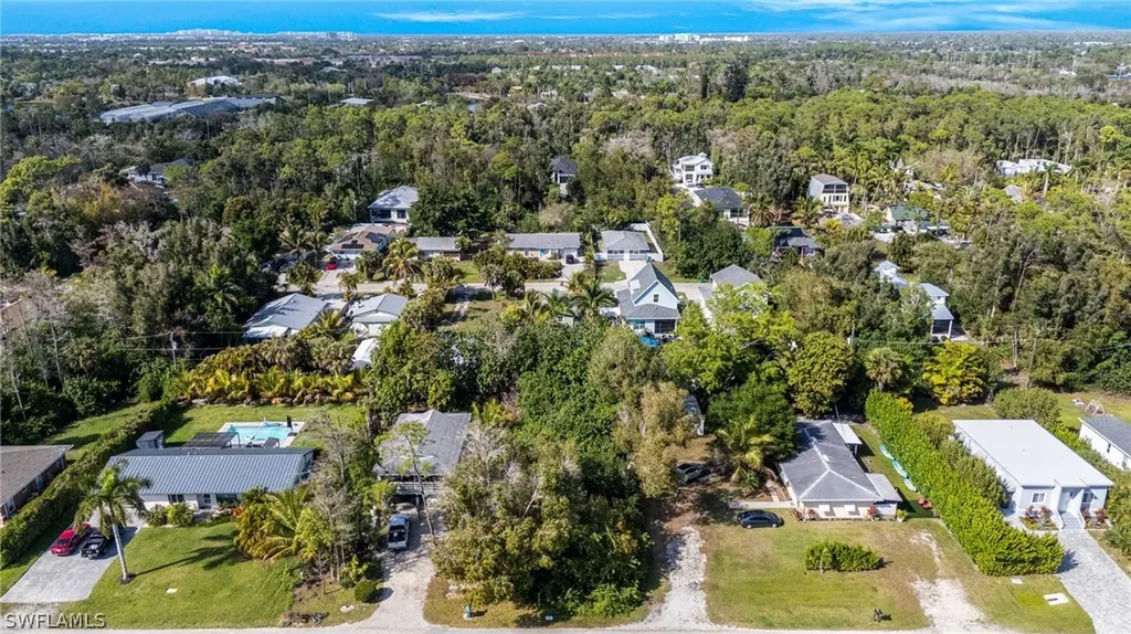3045 Woodside Avenue Naples FL 34112