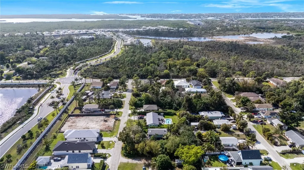 3045 Woodside Avenue Naples FL 34112