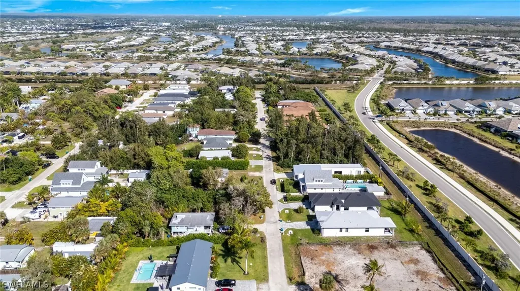 3045 Woodside Avenue Naples FL 34112