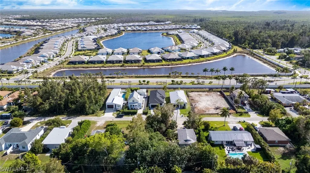 3045 Woodside Avenue Naples FL 34112