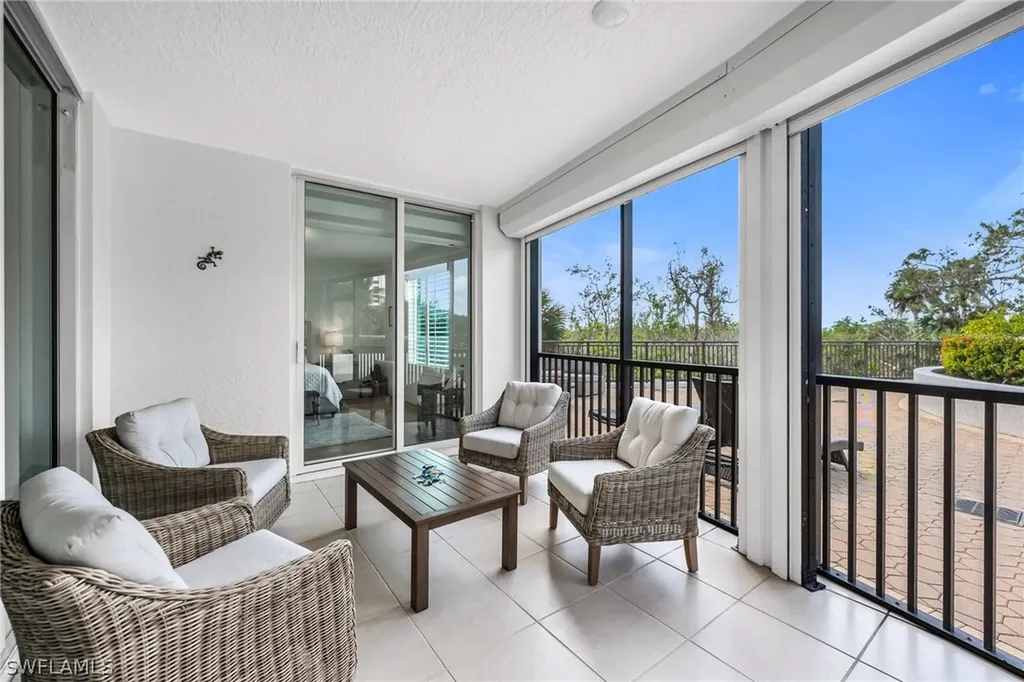 455 Cove Tower Drive Naples FL 34110