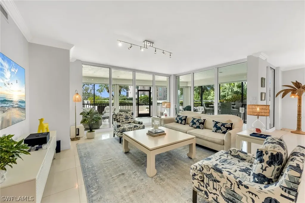 455 Cove Tower Drive Naples FL 34110
