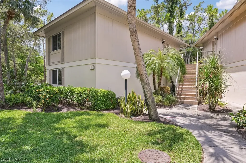15 Bob O Link Court Naples FL 34105