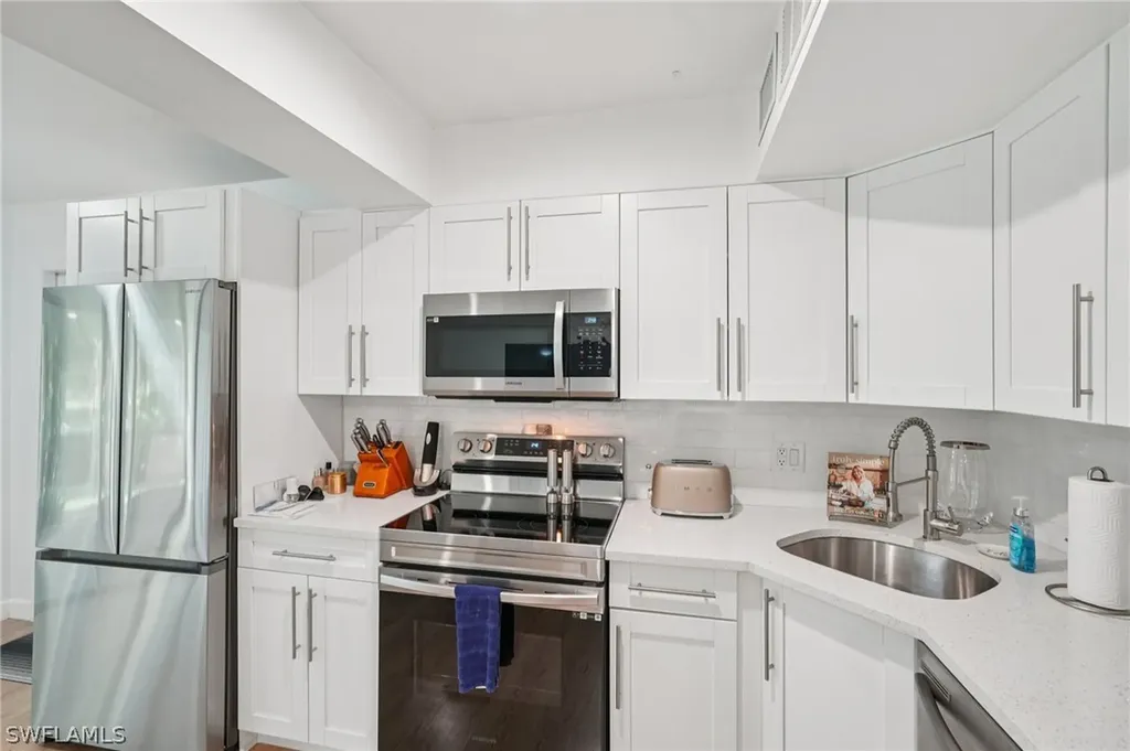 15 Bob O Link Court Naples FL 34105