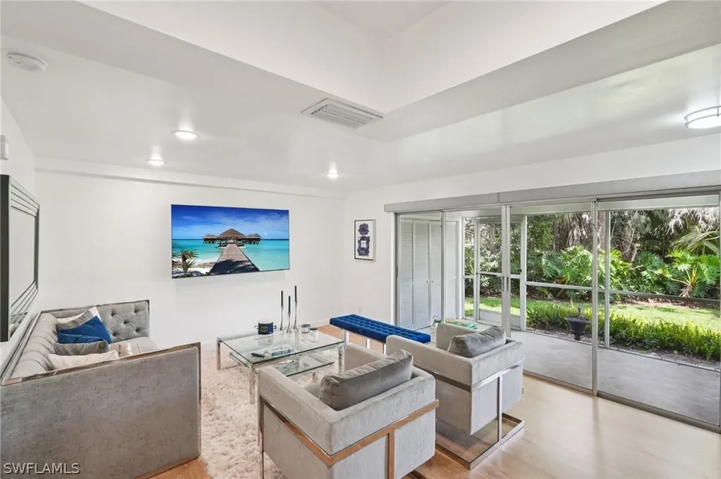 15 Bob O Link Court Naples FL 34105