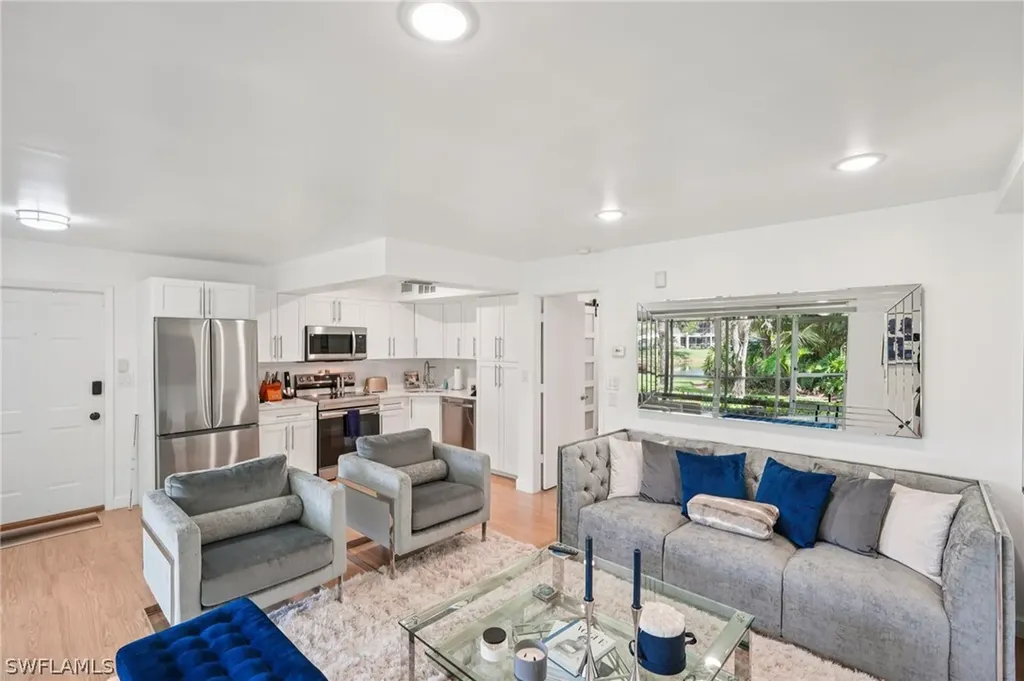 15 Bob O Link Court Naples FL 34105