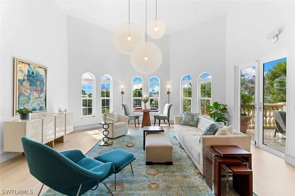 Naples FL, 1005 4TH Street S, Unit 203