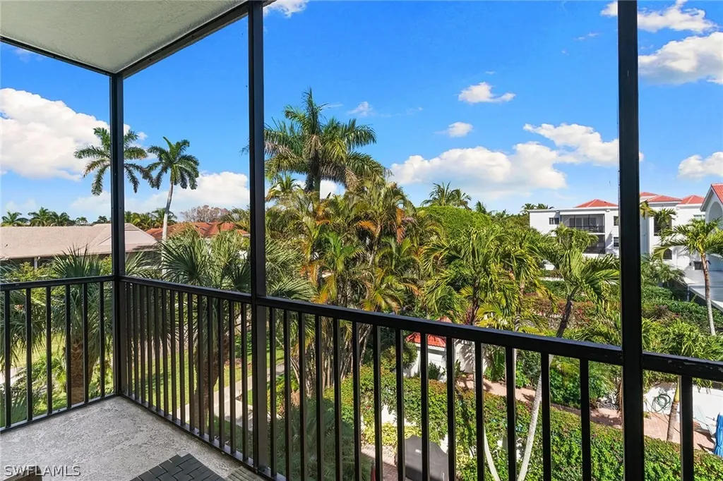 1005 4th Street S Naples FL 34102