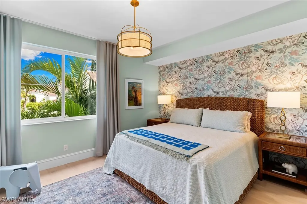 1005 4th Street S Naples FL 34102