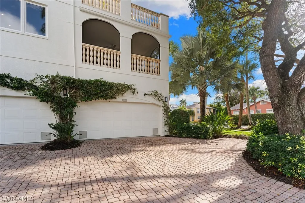 1005 4th Street S Naples FL 34102