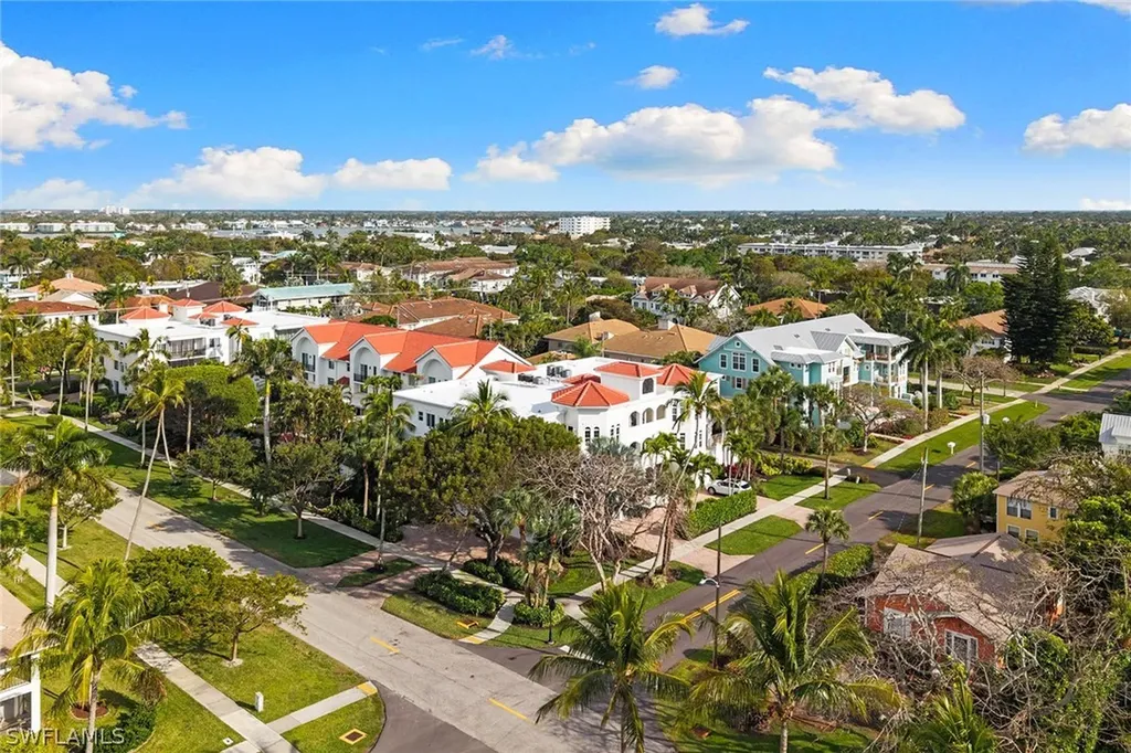 1005 4th Street S Naples FL 34102